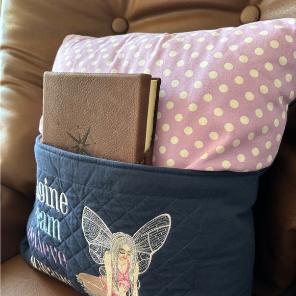 Fairy embroidered reading pillow. Navy blue and purple polka dot. - Picture 3 of 4